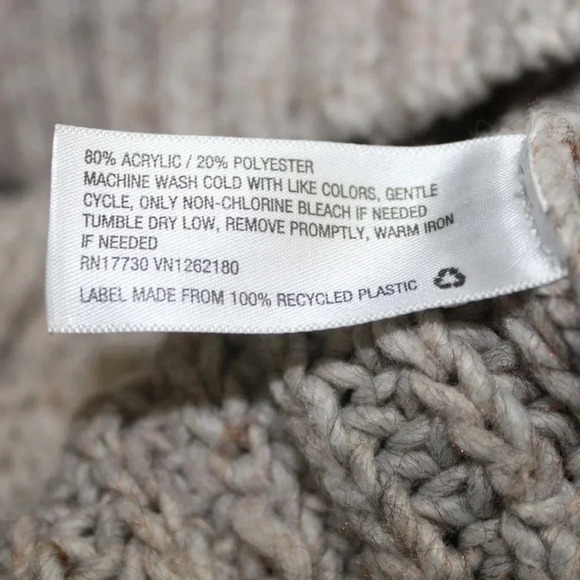 Chunky cable knit pullover oatmeal sweater side fringe, gold thread detailing - Picture 3 of 5